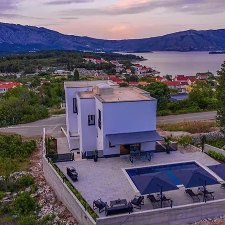 Dolce Korcula Апартаменты Лумбарда